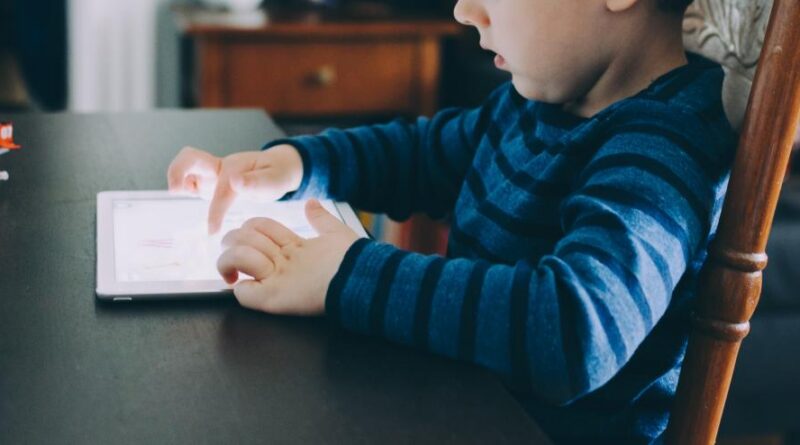 Aux « pourquoi » des enfants, il y a des « PASKE » !