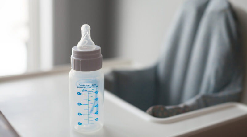 On a testé le Biberon Easy Clip de Bébé Confort
