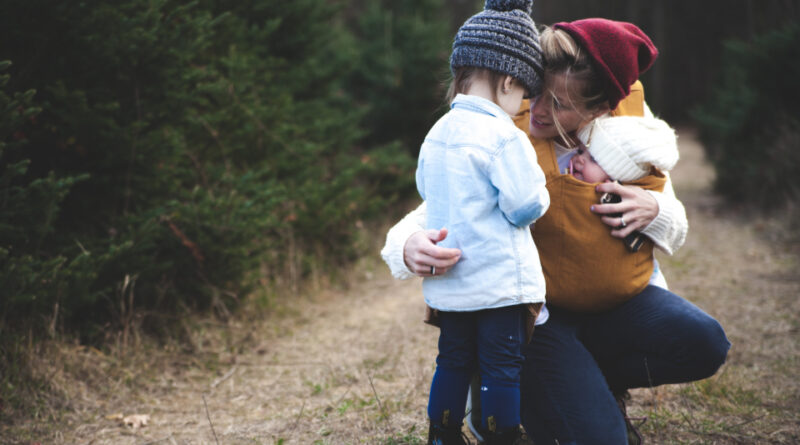 Comment un enfant doit-il appeler son beau-père ou sa belle-mère ?