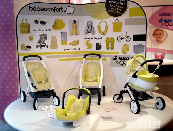 poussette bébé confort cosy jouet